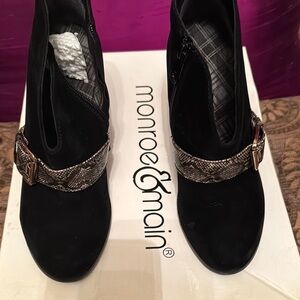 Monroe & Main Black Women's Shoes